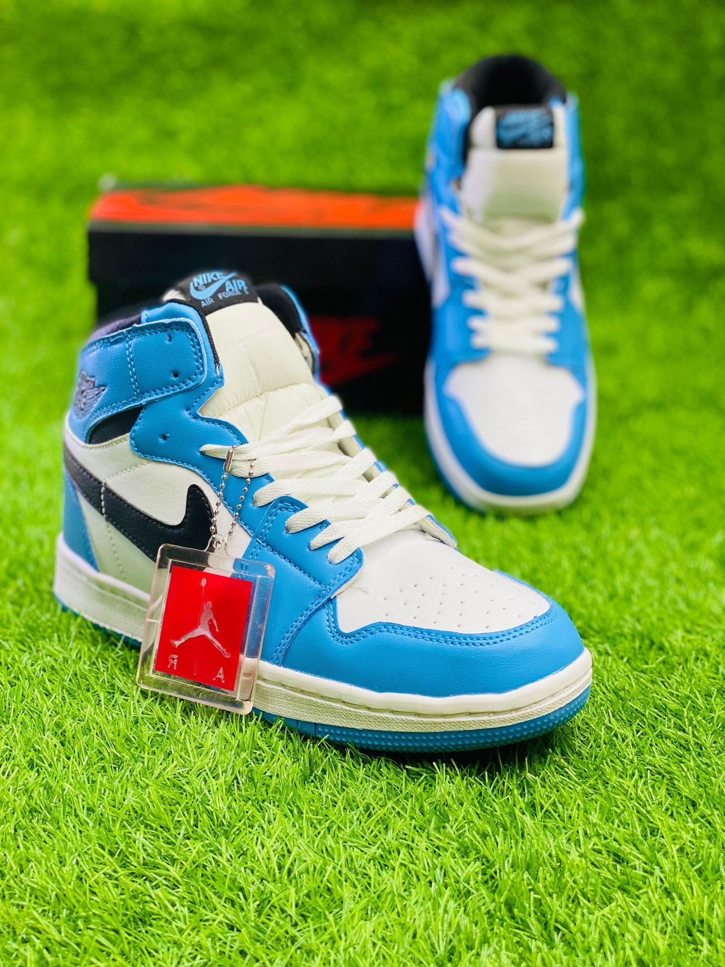 Air Jordan 1 Mid Hornets - Duad (ض)