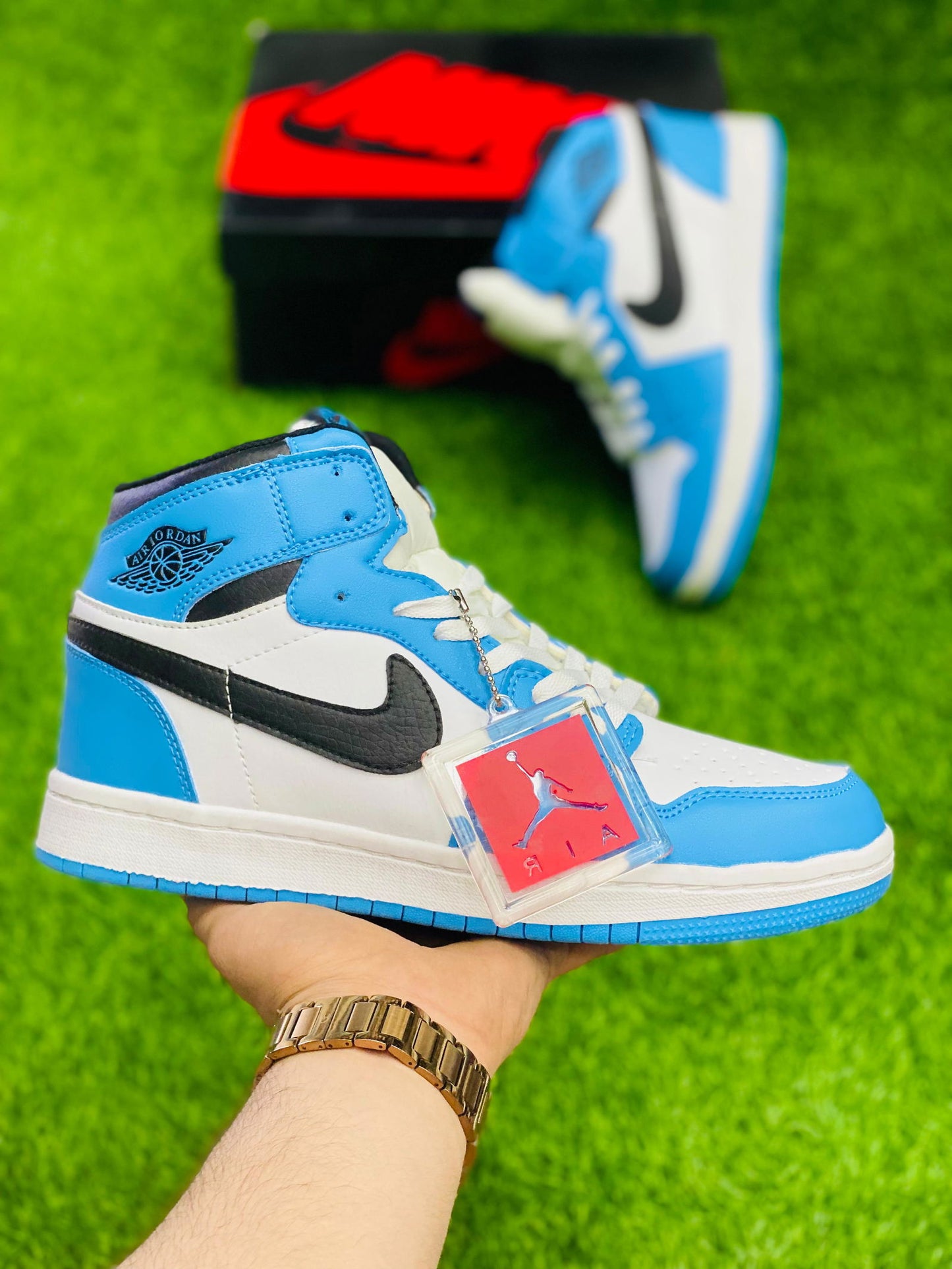 Air Jordan 1 Mid Hornets - Duad (ض)