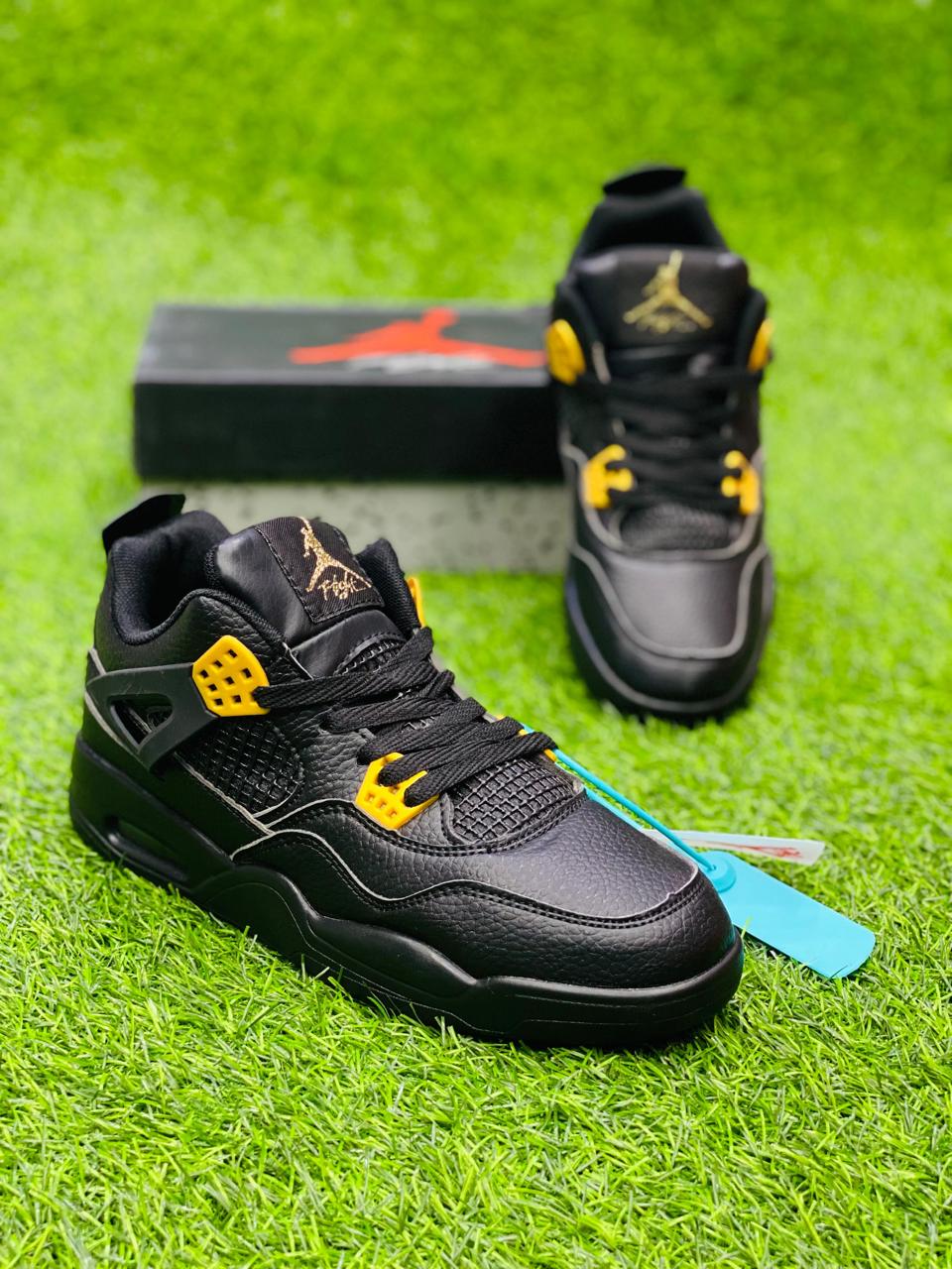 Air Jordan 4 Retro Thunder - Duad (ض)